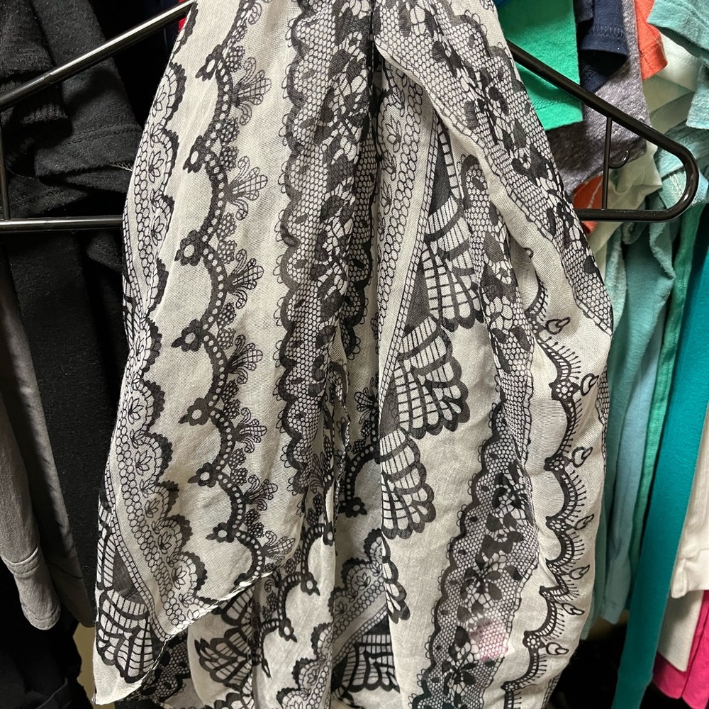 Candies scarf NWOT